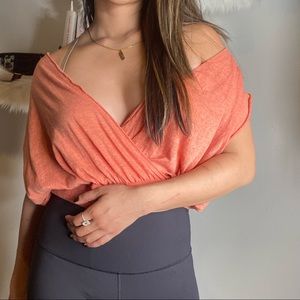 We the Free  deep v neck t shirt cropped , L